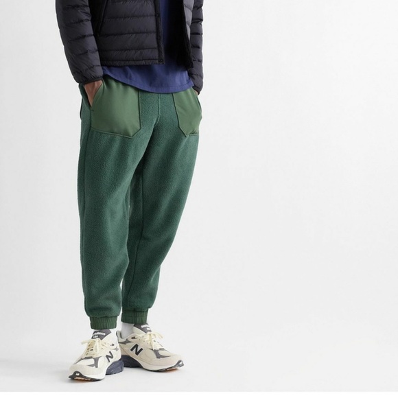 Outdoor Voices Other - Outdoor Voices Tapered RecTrek-Panelled PrimoFleece Track Pants Green Medium